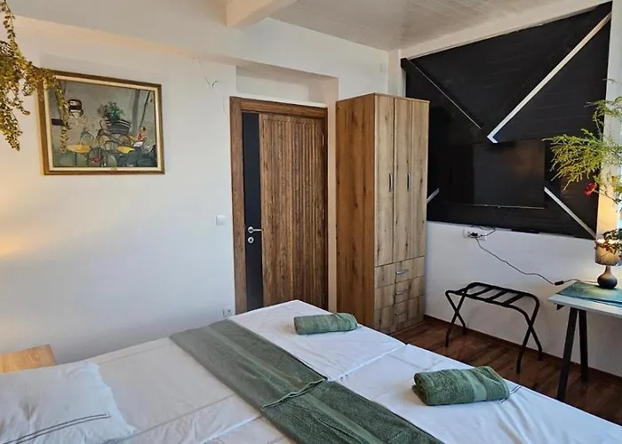 Elegant 406 Family アパート